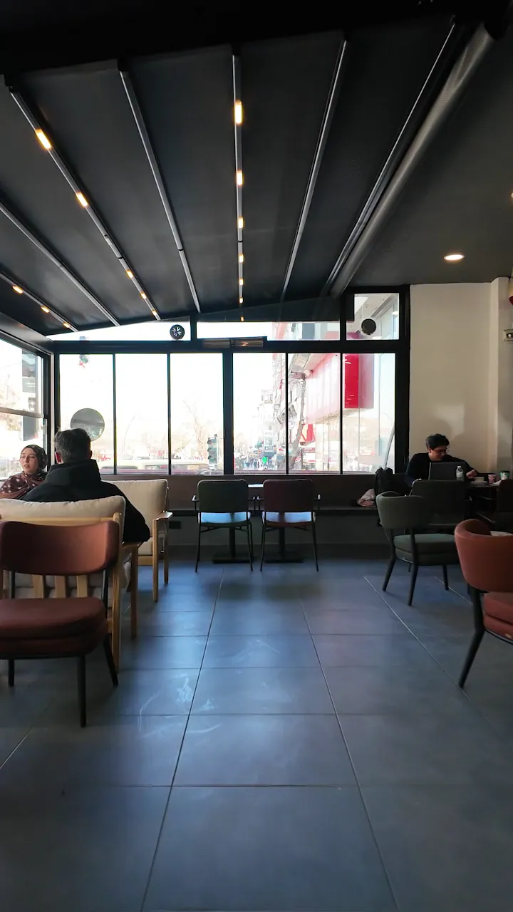 İç Mekan — restoran ve cafe tanıtımı projesinden bir kare